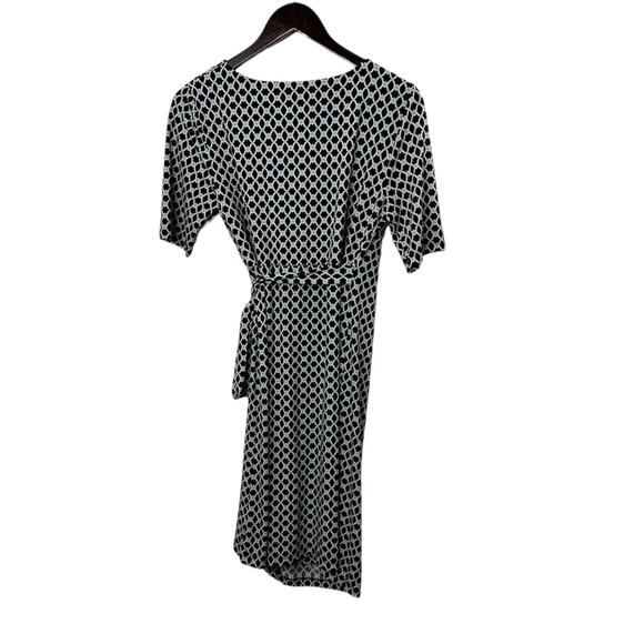 Motherhood Maternity Black Geometric Print Short Sleeve Wrap Dress Womens Medium - Picture 3 of 6